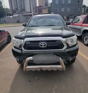 Toyota Tacoma 2014 Green