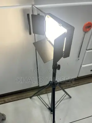 Led-U600+Free Delivery Studio Light With 2 Battery