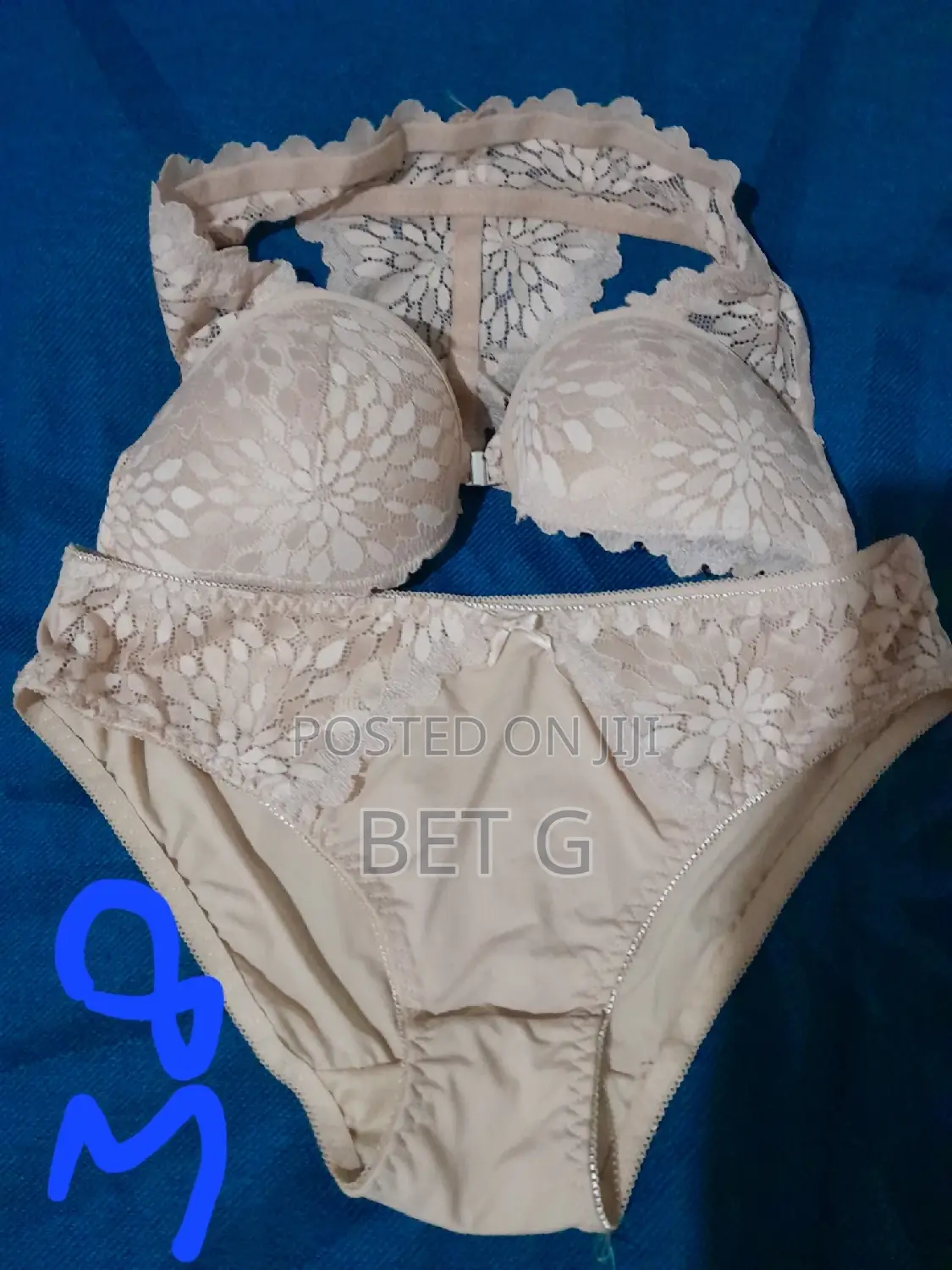 Laddies Bra With Complete Match