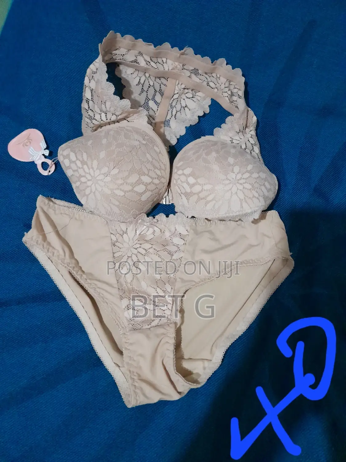 Laddies Bra With Complete Match