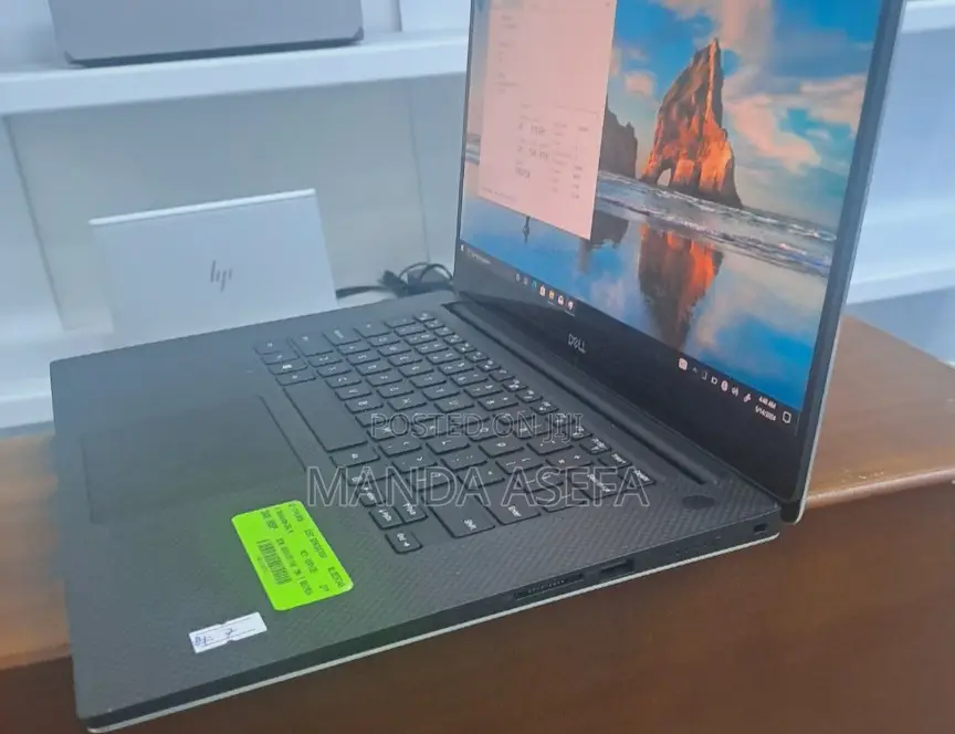 New Laptop Dell XPS 15 9570 16GB Intel Core I9 SSD 512GB
