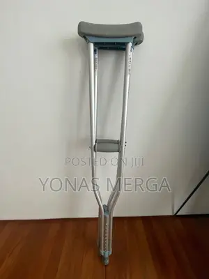 Photo - ለተሰበረ Crunch*ክራንች\Crutches×Auxilary Crutches¶Crunch'crutches