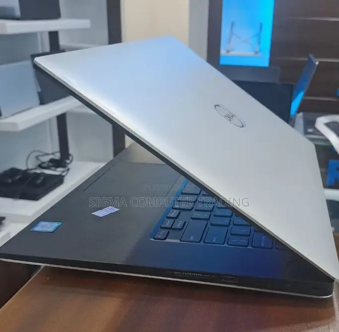 New Laptop Dell XPS 15 16GB Intel Core I7 SSD 512GB