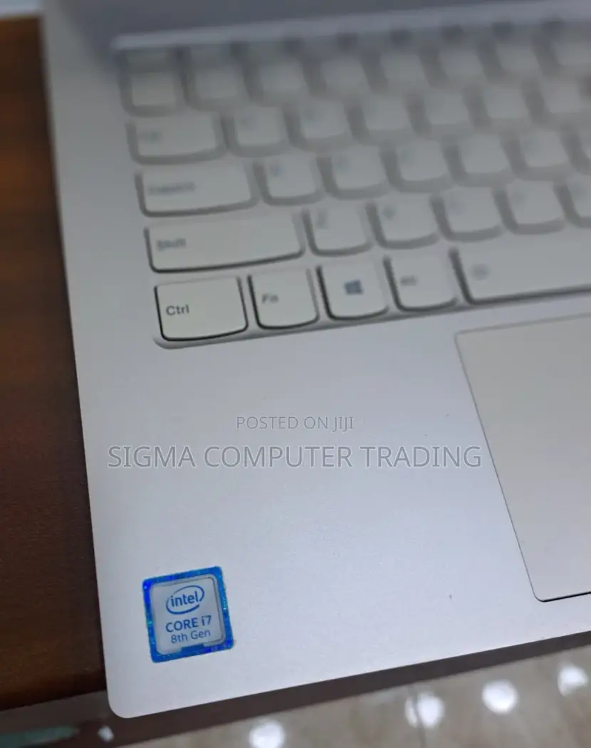 New Laptop Lenovo Yoga C740 16GB Intel Core I7 SSD 512GB