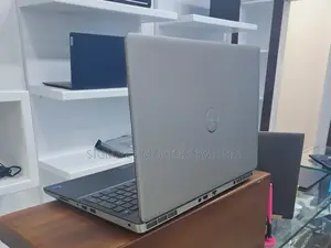 New Laptop Dell Precision 7540 16GB Intel Xeon SSD 512GB