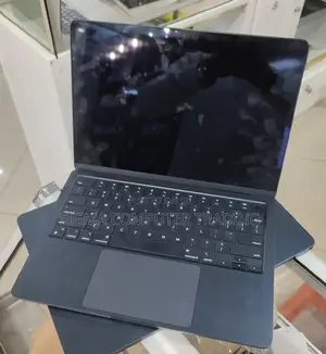 Photo - New Laptop Apple MacBook Air 2022 M2 8GB Apple M2 SSD 256GB