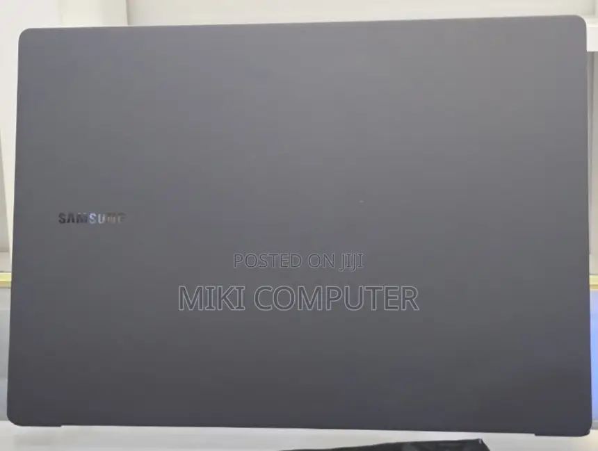 New Laptop Samsung 16GB Intel Core I7 SSD 1T