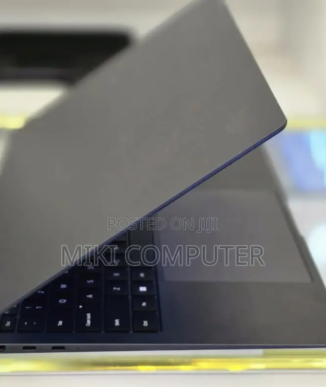 New Laptop Samsung 16GB Intel Core I7 SSD 1T