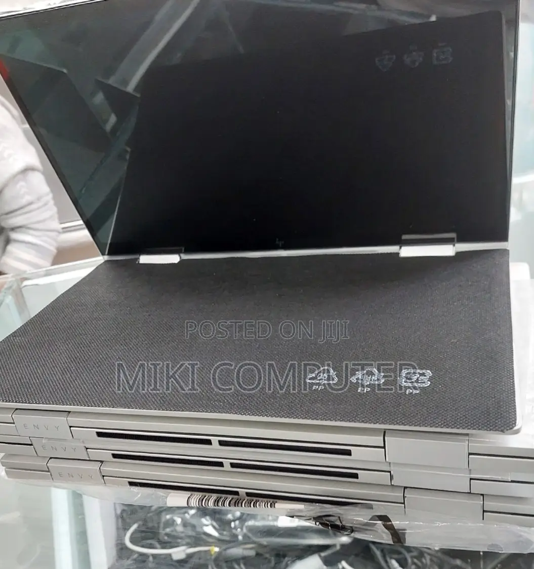 New Laptop HP Envy X360 8GB Intel Core I7 SSD 512GB