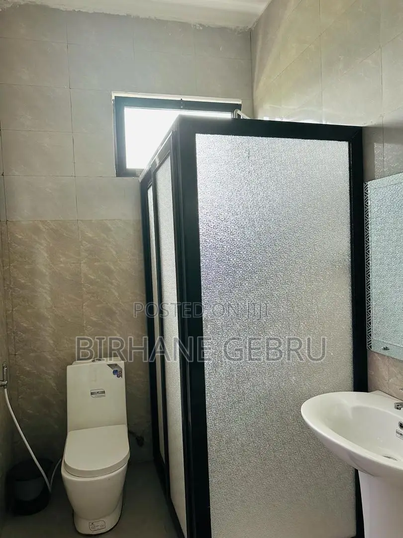 Furnished 5bdrm House in Villa House Fernised, Bole for rent