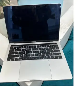 New Laptop Apple MacBook Pro 2018 16GB Intel Core I7 SSD 512GB