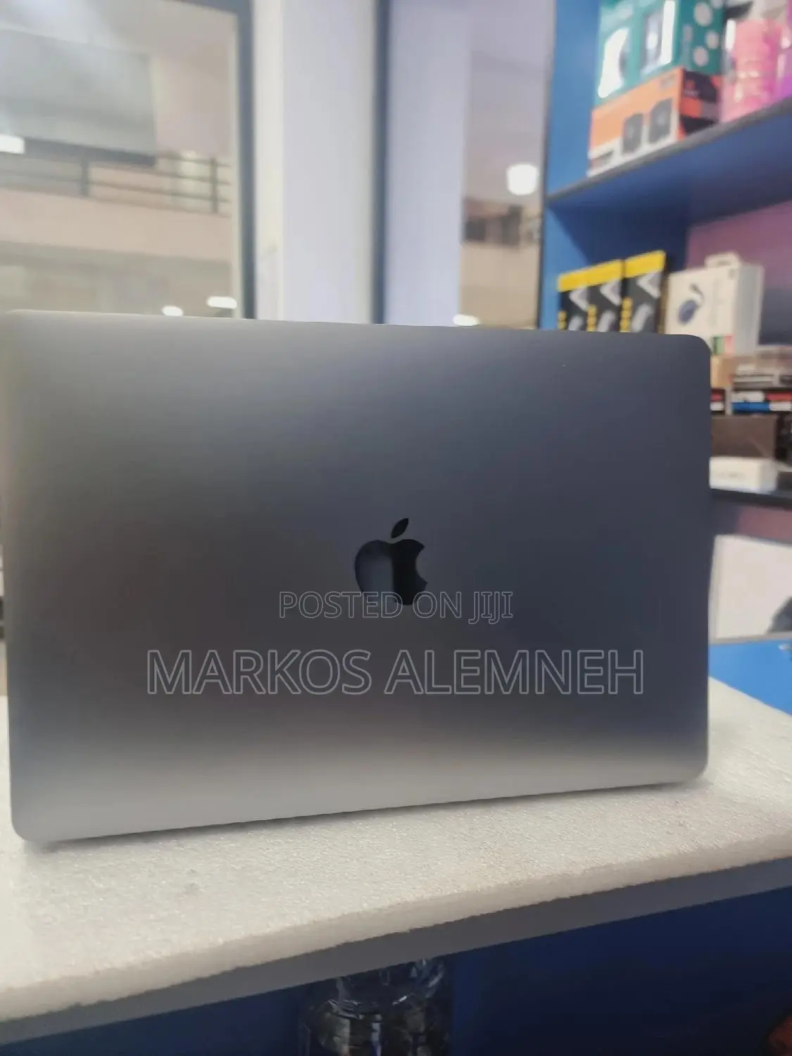 New Laptop Apple MacBook Pro 2019 8GB AMD Ryzen 5 SSD 256GB