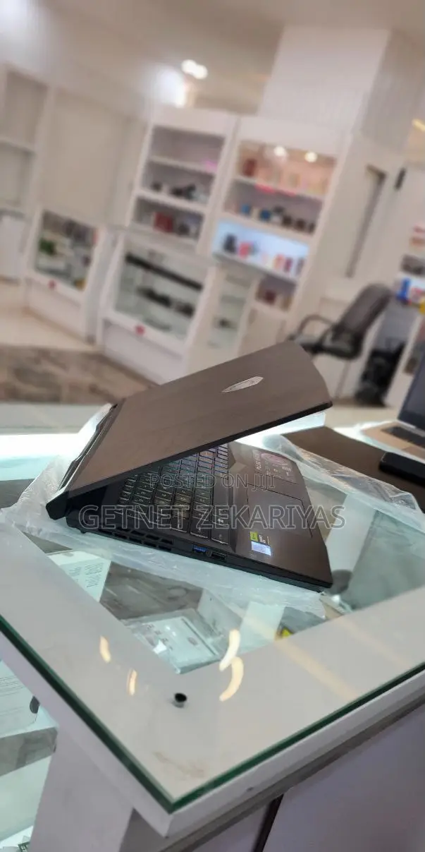 New Laptop MSI Pulse GL76 16GB Intel Core I7 SSD 1T