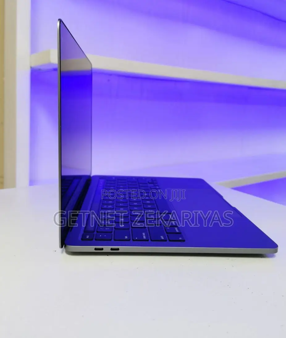 New Laptop Apple MacBook Pro 2019 16GB Intel Core i7 SSD 256GB
