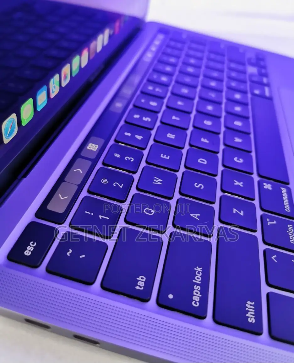 New Laptop Apple MacBook Pro 2019 16GB Intel Core i7 SSD 256GB