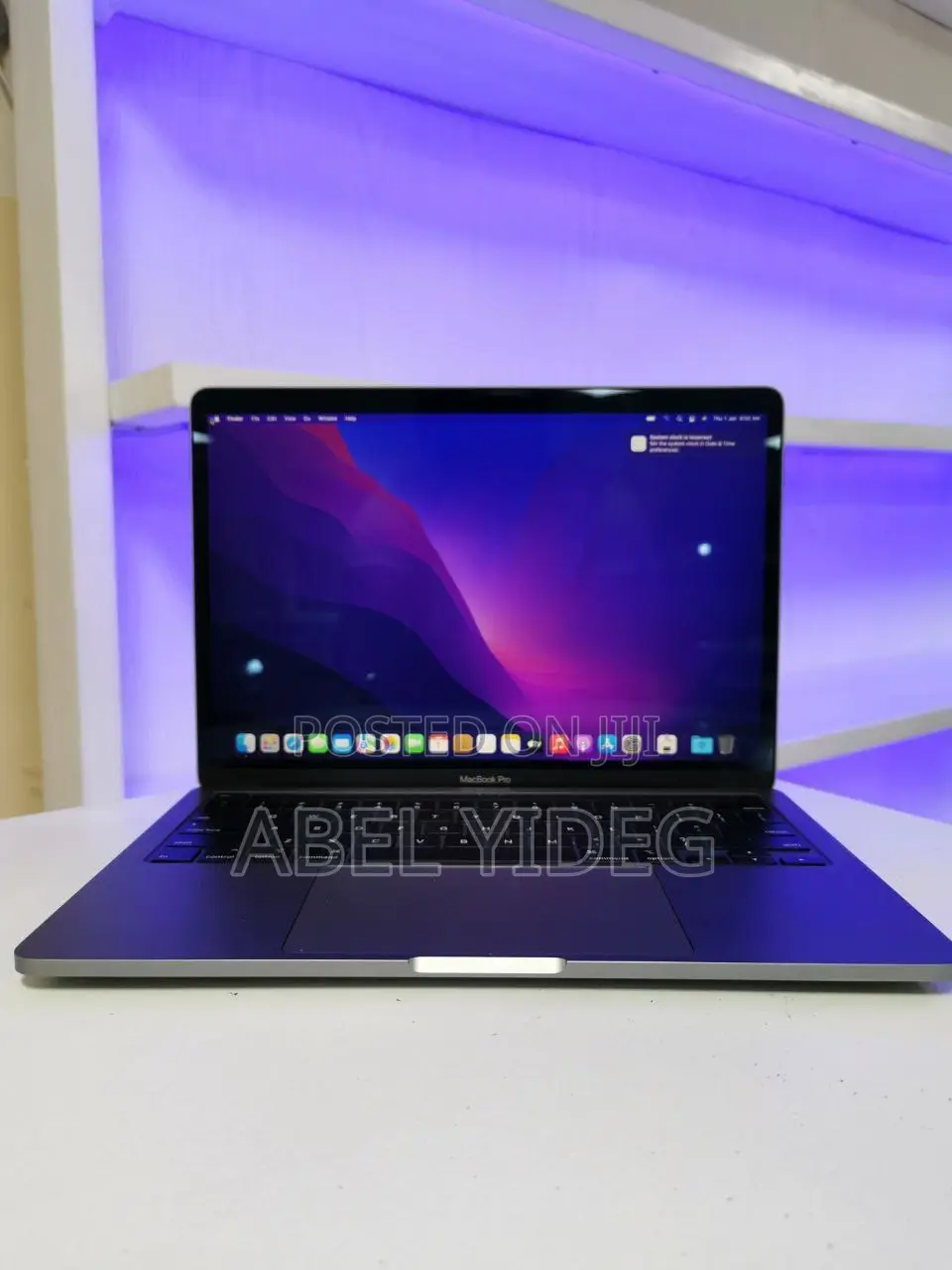 New Laptop Apple MacBook Pro 2019 16GB Intel Core I7 SSD 256GB