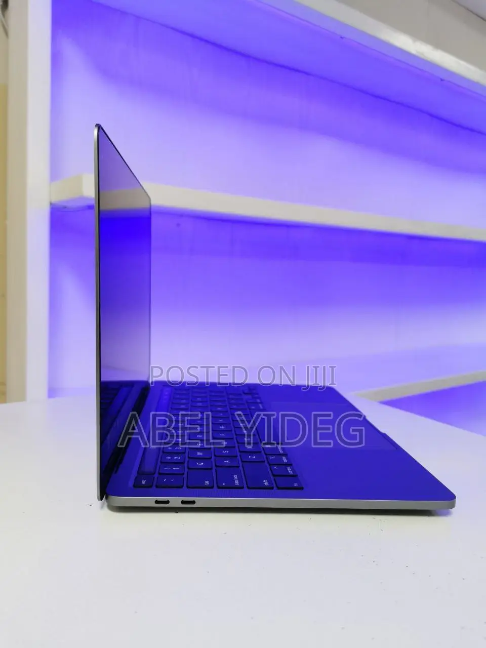New Laptop Apple MacBook Pro 2019 16GB Intel Core I7 SSD 256GB