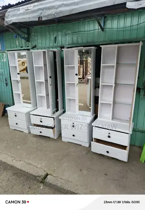 Photo - Dressing Tabel