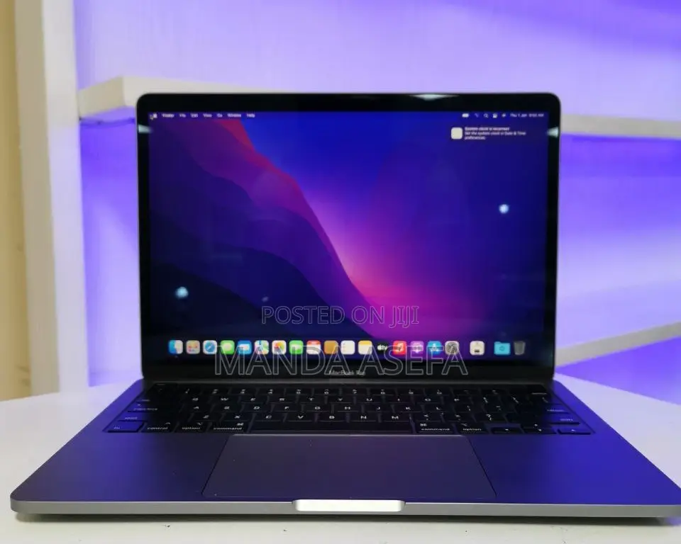 New Laptop Apple MacBook Pro 2019 16GB Intel Core I7 SSD 256GB