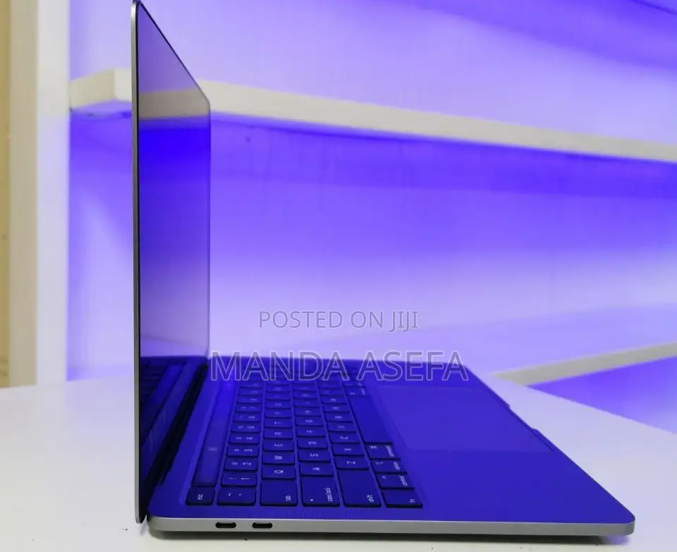 New Laptop Apple MacBook Pro 2019 16GB Intel Core I7 SSD 256GB