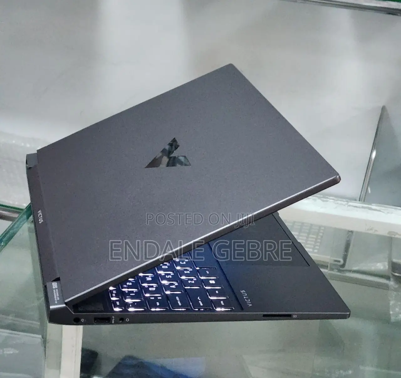 New Laptop HP Pavilion 15 12GB AMD Ryzen 5 SSD 512GB