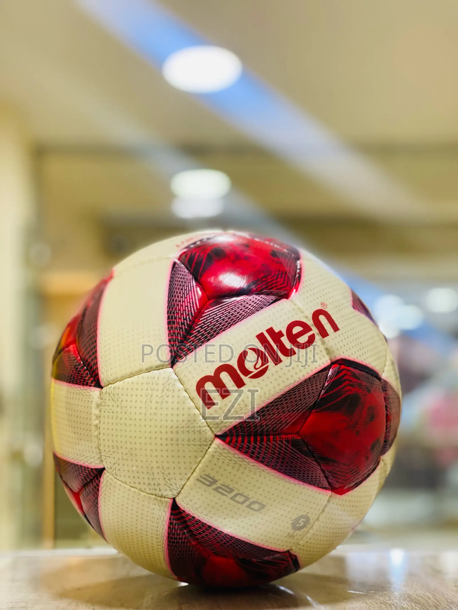 Tubeless Molten 3200 Footballs