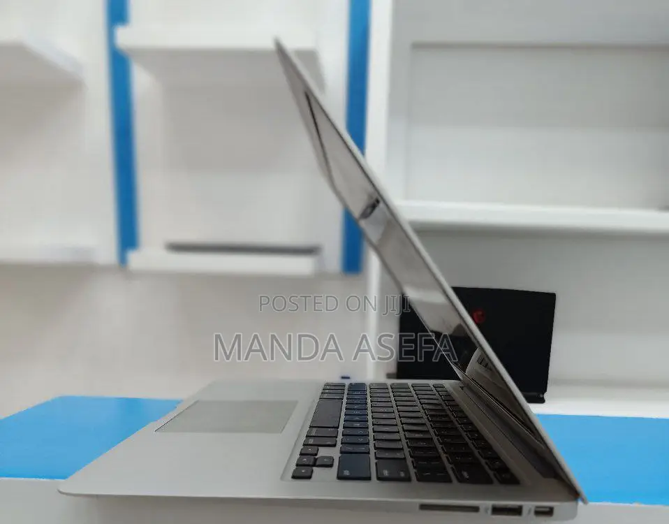 New Laptop Apple MacBook Air 2015 4GB Intel Core I5 SSD 128GB