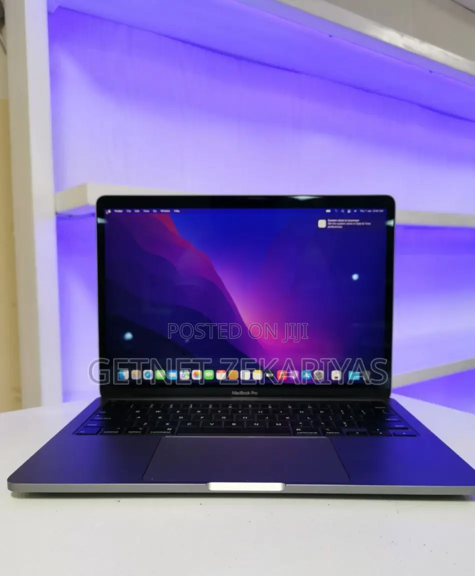New Laptop Apple MacBook Pro 2019 16GB Intel Core I7 SSD 256GB