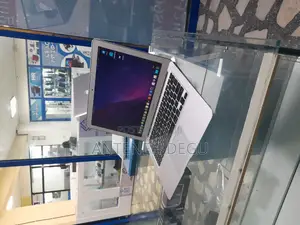 New Laptop Apple MacBook Air 2017 8GB Intel Core I5 SSD 256GB