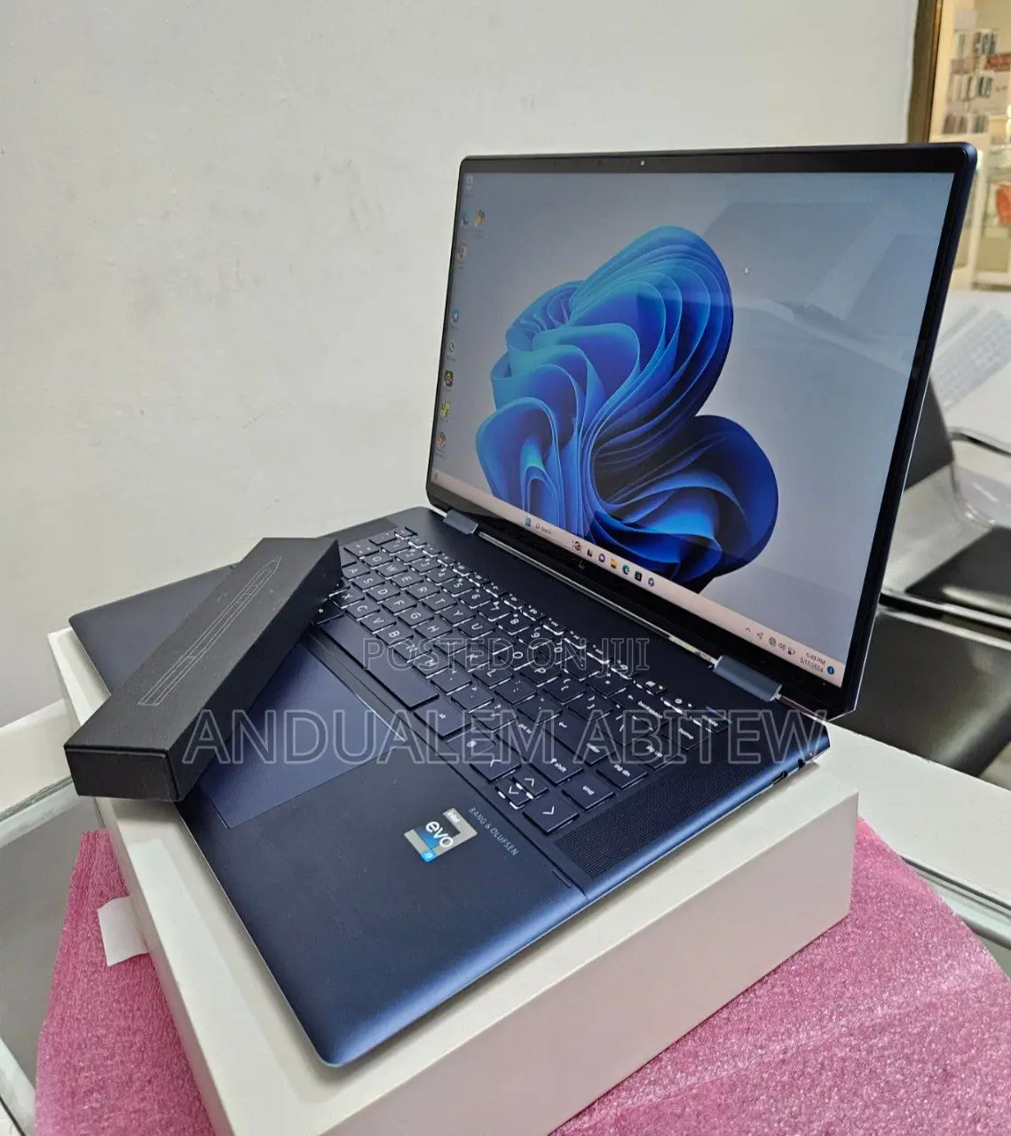 New Laptop HP Spectre 16GB Intel Core I7 SSD 1T