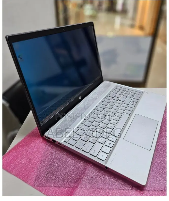 New Laptop HP Pavilion 15 8GB Intel Core I7 SSD 1T