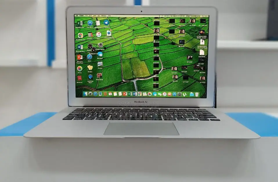 New Laptop Apple MacBook 2015 4GB Intel Core I5 SSD 128GB
