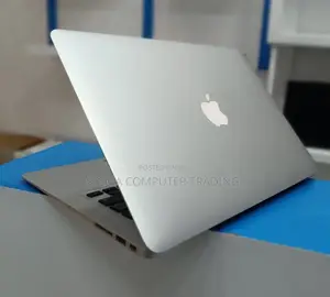 New Laptop Apple MacBook 2015 4GB Intel Core I5 SSD 128GB