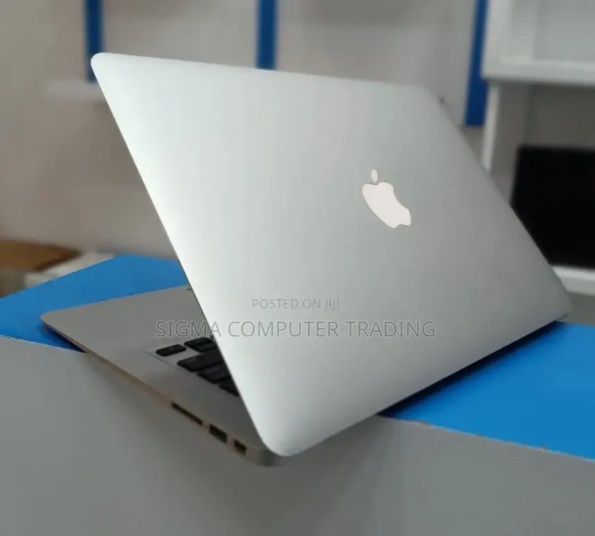 New Laptop Apple MacBook 2015 4GB Intel Core I5 SSD 128GB