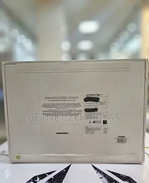 New Laptop Apple MacBook Pro 2022 M2 16GB Apple M2 SSD 512GB