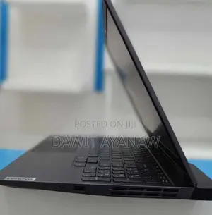 New Laptop Lenovo 8GB AMD Ryzen 7 SSD 512GB