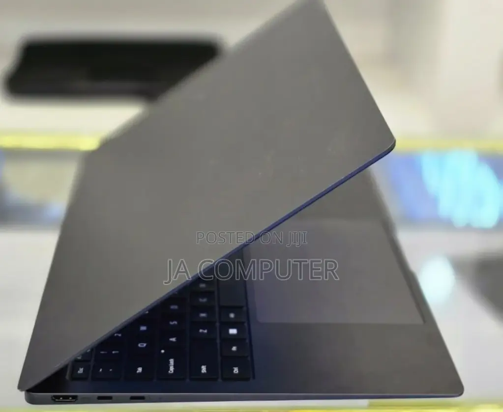 New Laptop Samsung 16GB Intel Core I7 SSD 1T