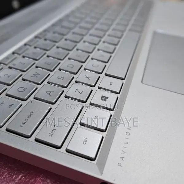 New Laptop HP Pavilion 11 8GB Intel Core I7 SSD 1T