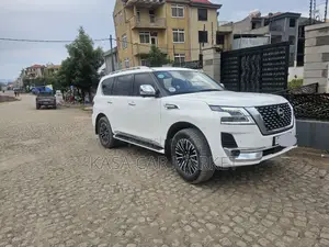 Photo - Nissan Patrol 2022 White