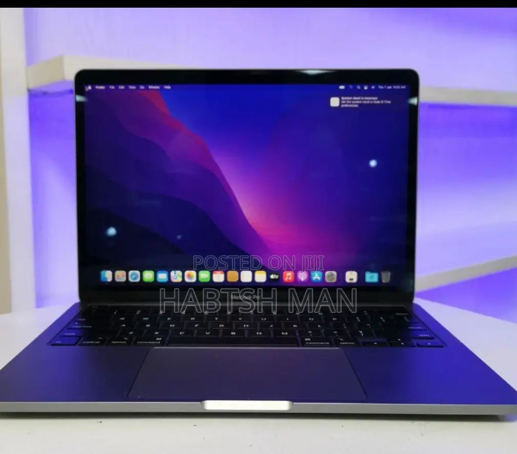 New Laptop Apple MacBook Pro 2019 16GB Intel Core I7 SSD 256GB