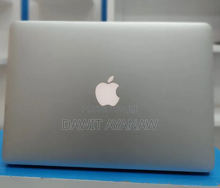 New Laptop Apple MacBook Air 2015 8GB Intel Core I5 SSD 128GB