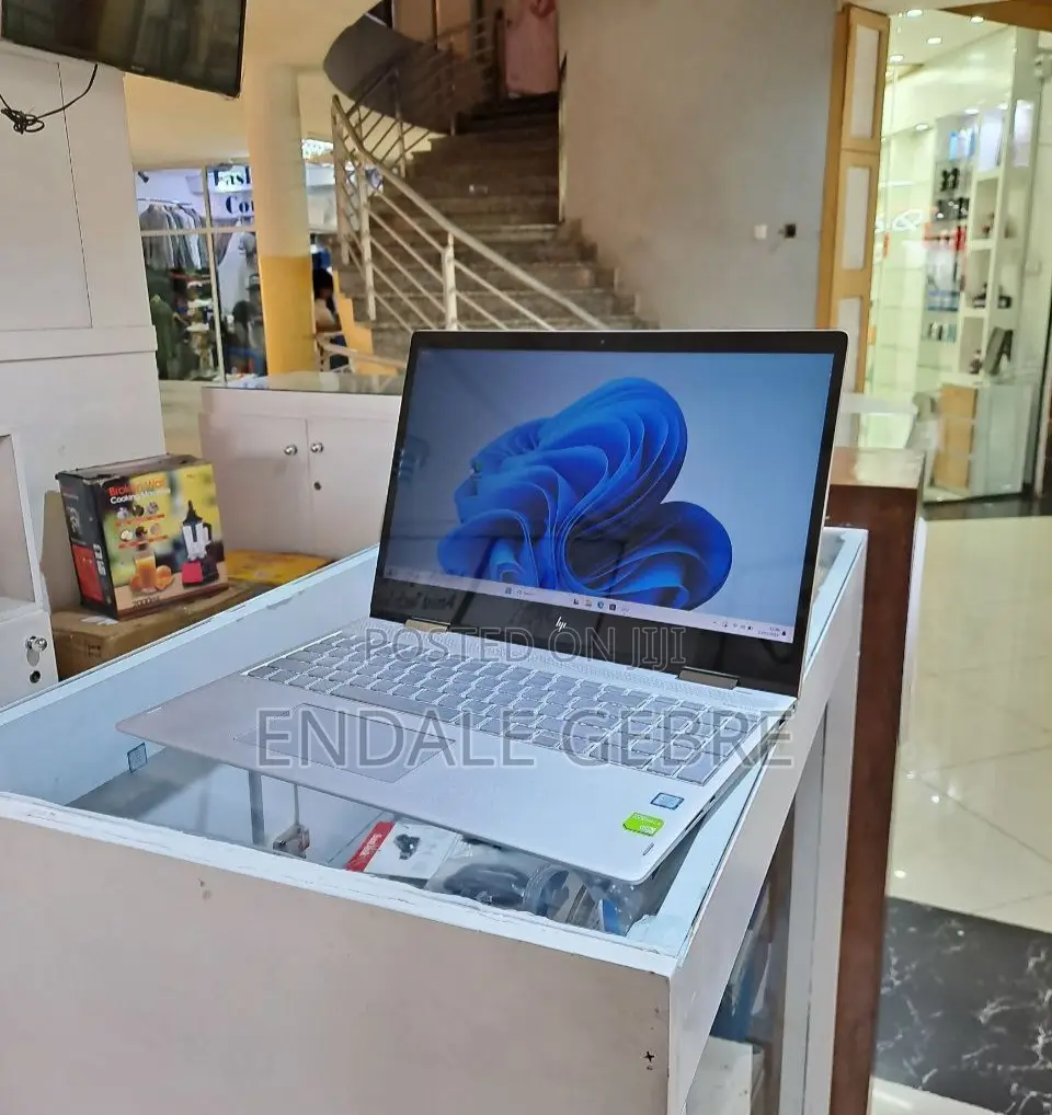 New Laptop HP Envy X360 8GB Intel Core I5 SSD 512GB