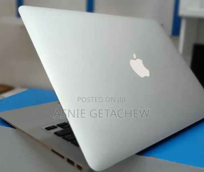 New Laptop Apple MacBook 2015 4GB Intel Core I5 SSD 128GB