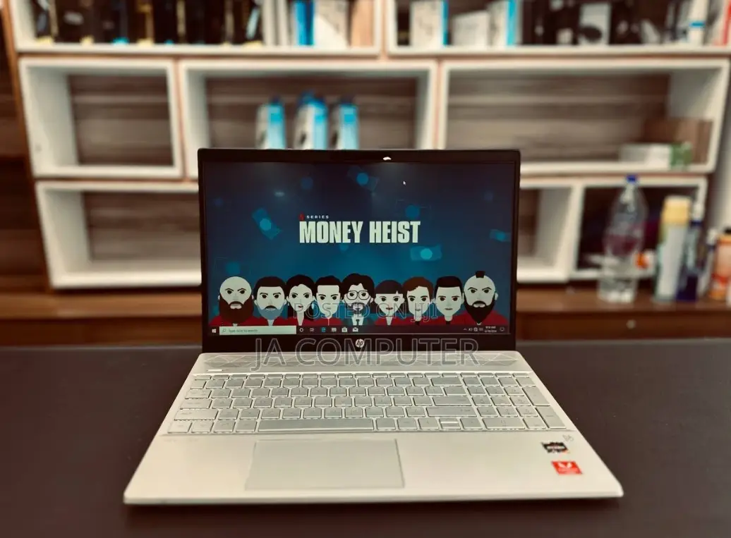 New Laptop HP Pavilion 15 8GB AMD Ryzen 3 HDD+SSD 640GB