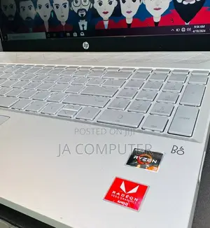 New Laptop HP Pavilion 15 8GB AMD Ryzen 3 HDD+SSD 640GB