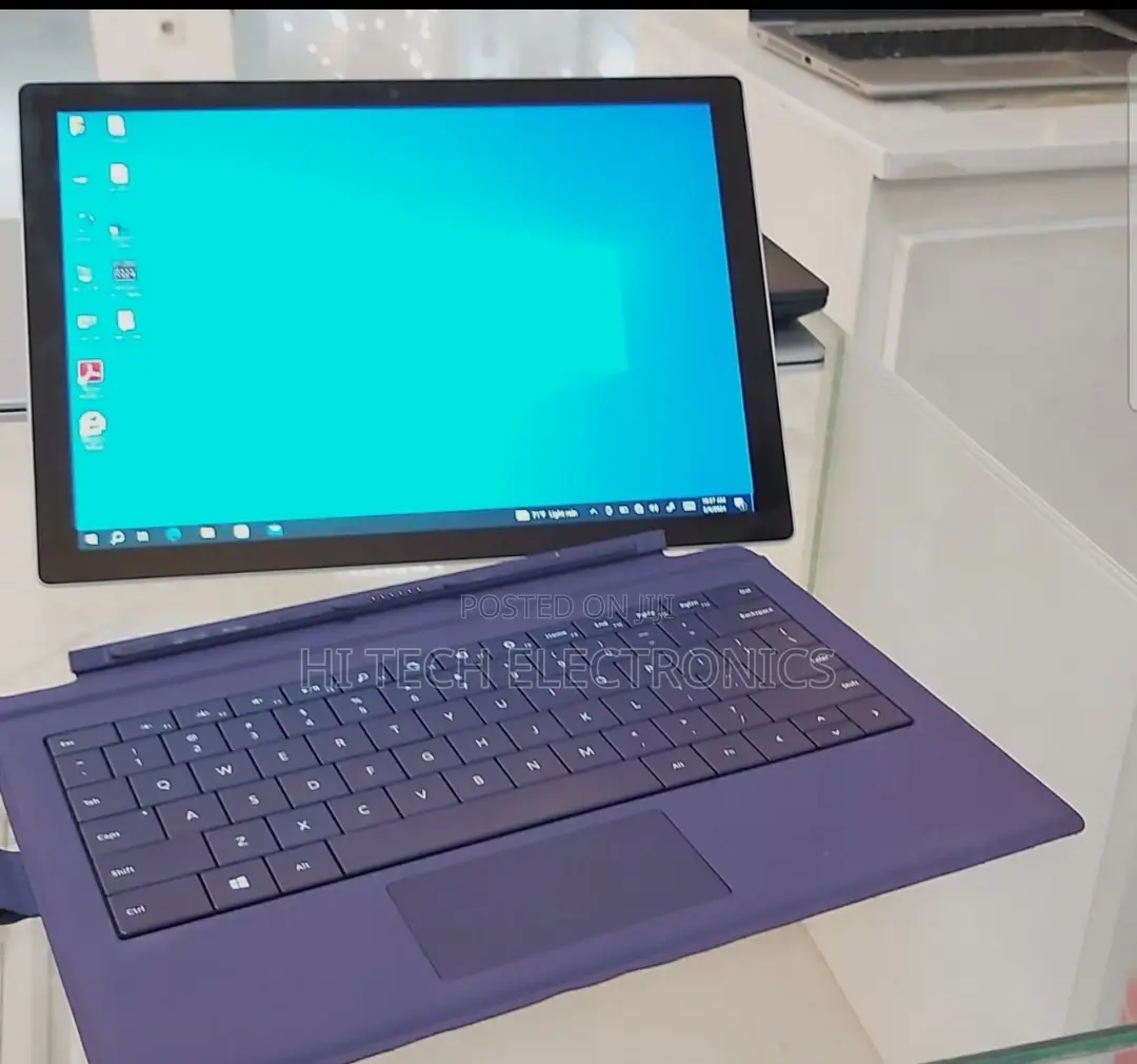 New Laptop Microsoft Surface 4GB Intel Core M SSD 128GB