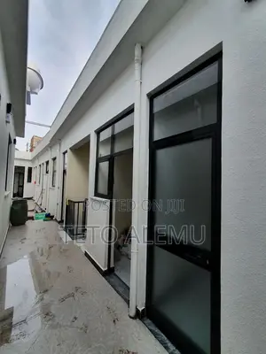 3bdrm Villa in የሚሸጥ ቪላ ቤት ሰሚት ፍየል, Bole for sale