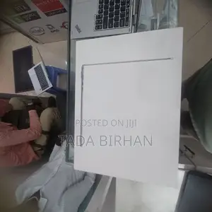 New Apple MacBook Air 2024 M3 13-Inch 8GB Apple M3 Max SSD 256GB