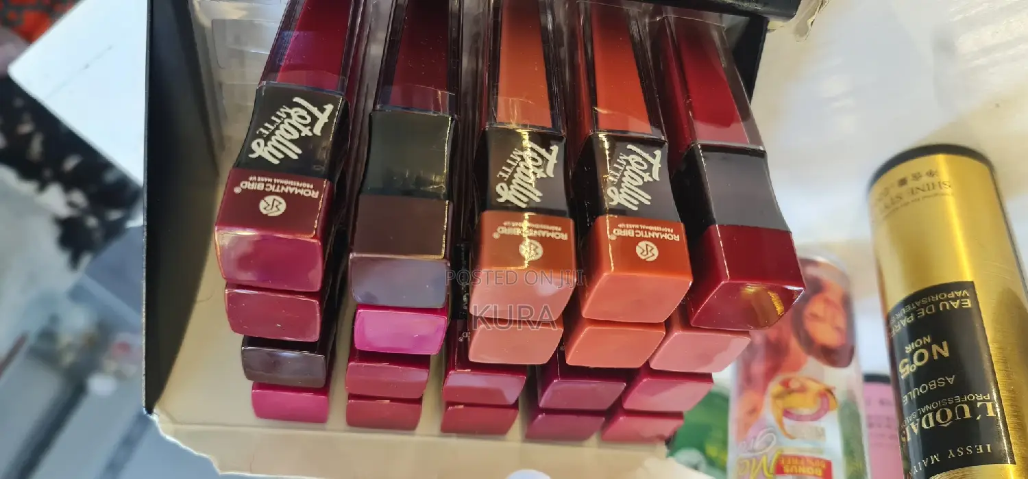 የተለያዩ የፀጉር መዋቢያወች