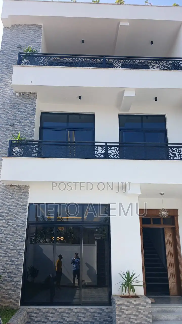 6bdrm House in የሚሸጥ ቅንጡ ቤት ጃክሮስ, Bole for sale